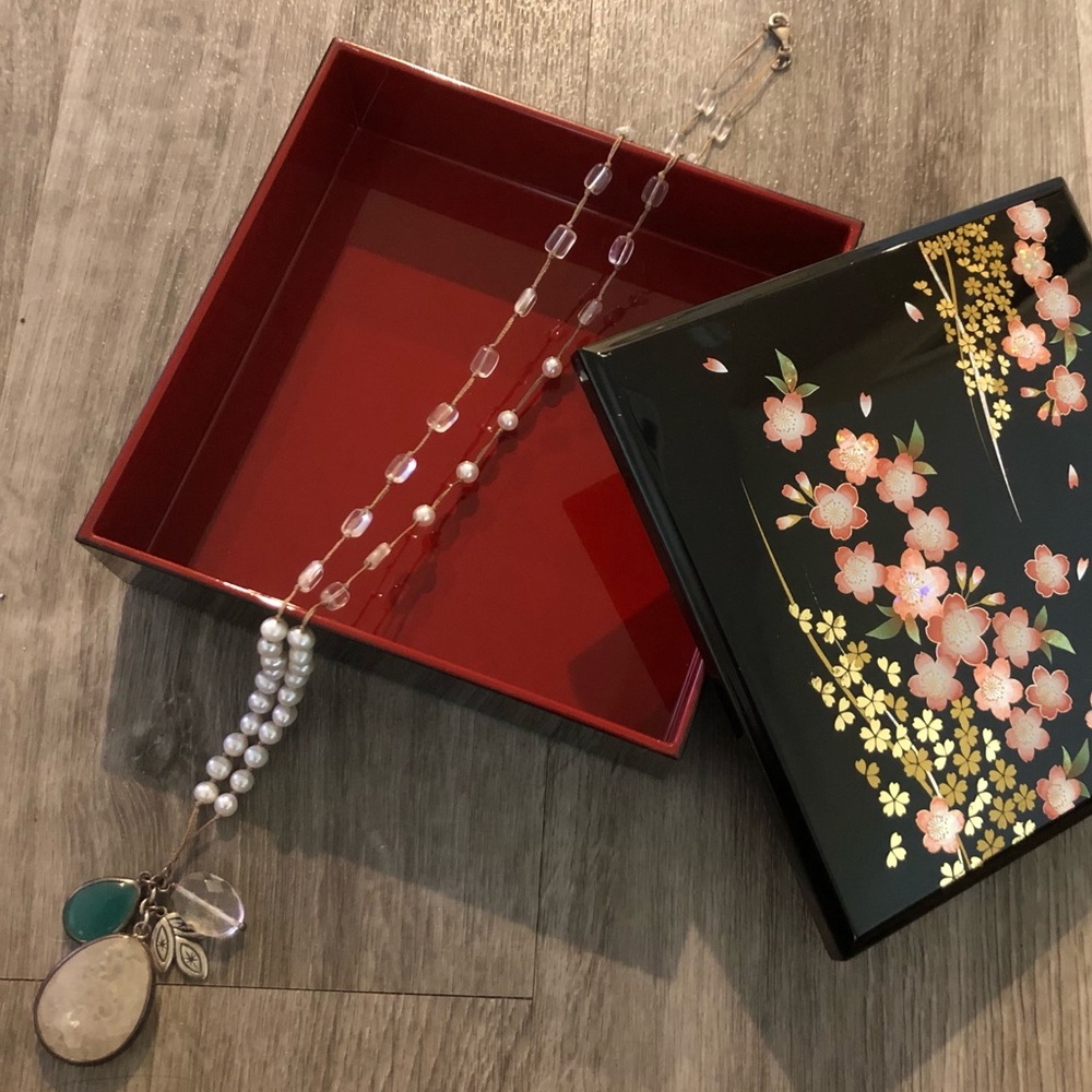 Gorgeous Retired Gemstone Silpada Necklace